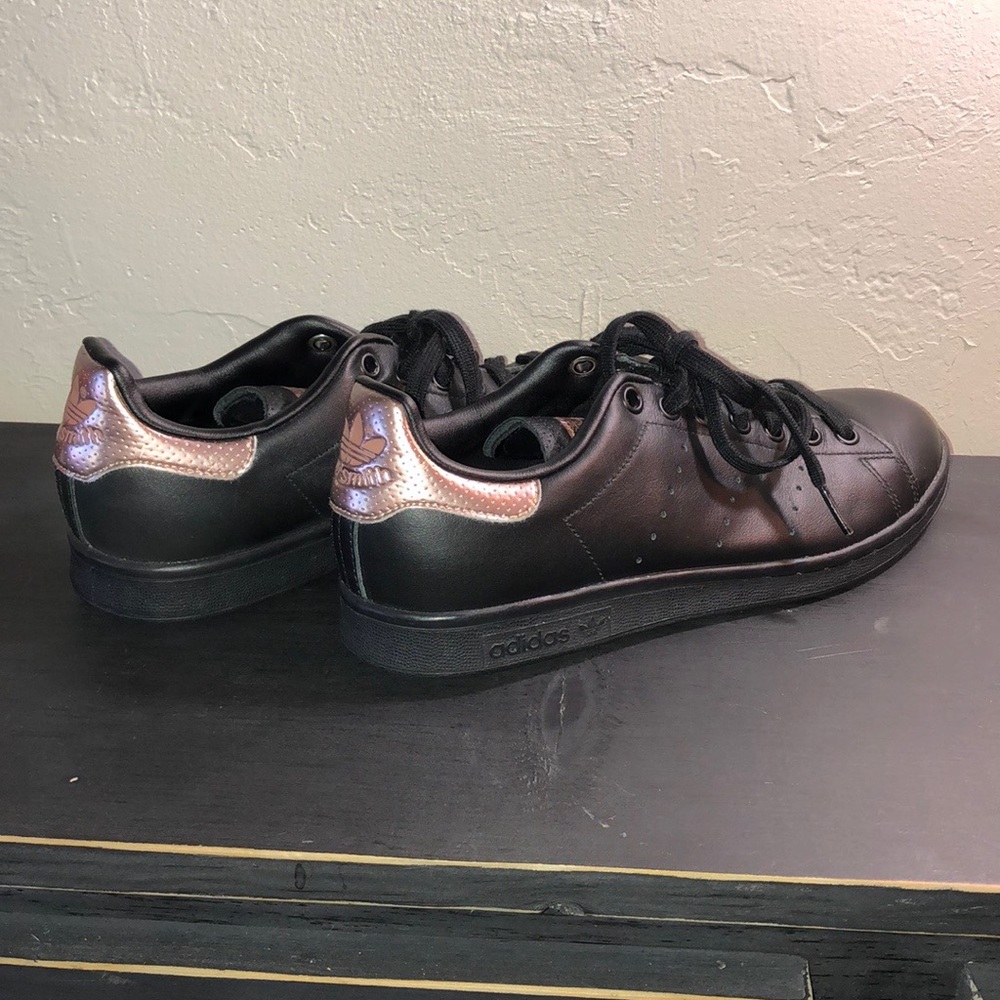 Stan Smith Leather Sneaker - Metallic Accent